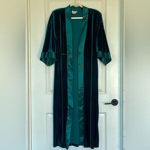 Luxurious Green Velvety Robe